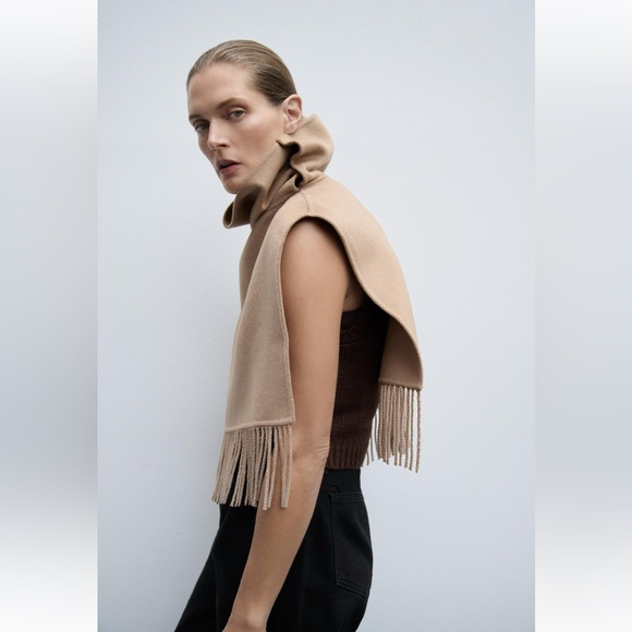 ZARA ASYMMETRICAL FRINGED WOOL BLEND CAPE - Picture 7 of 10